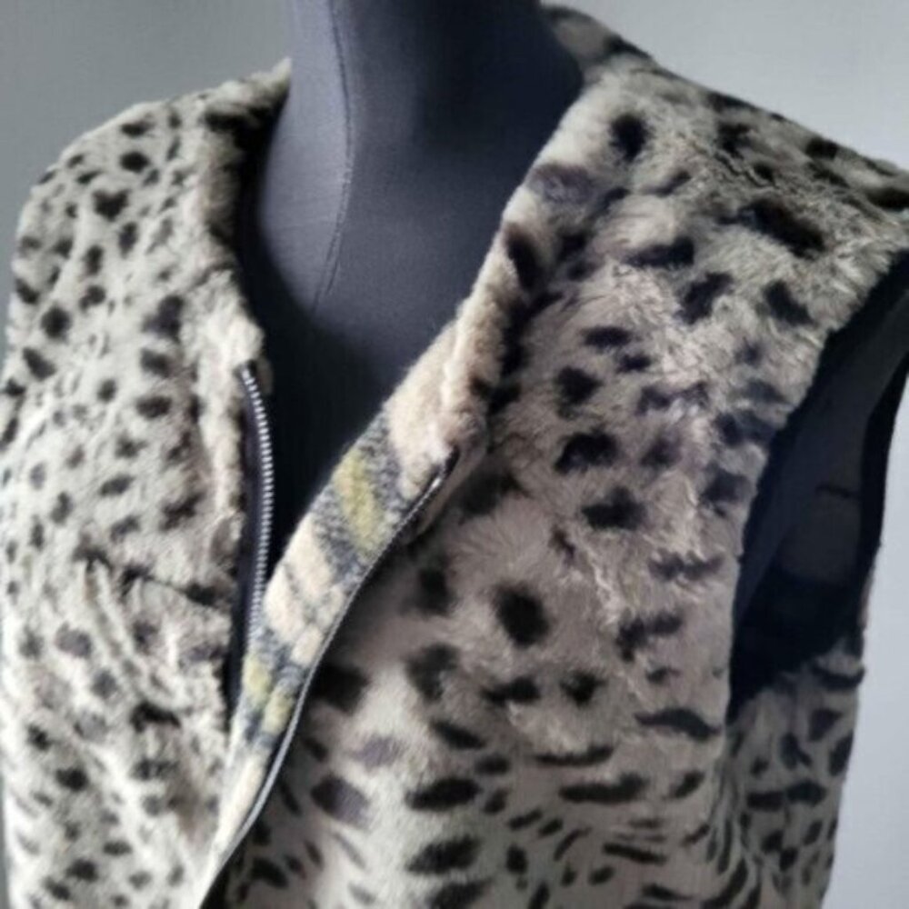 YEST Reversible Leopard / Plaid Vest NWT Sz 12 - Picture 9 of 10
